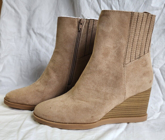 Universal Thread Shoes - New Universal Thread Women's Cypress Wedge Boots Taupe Size 8